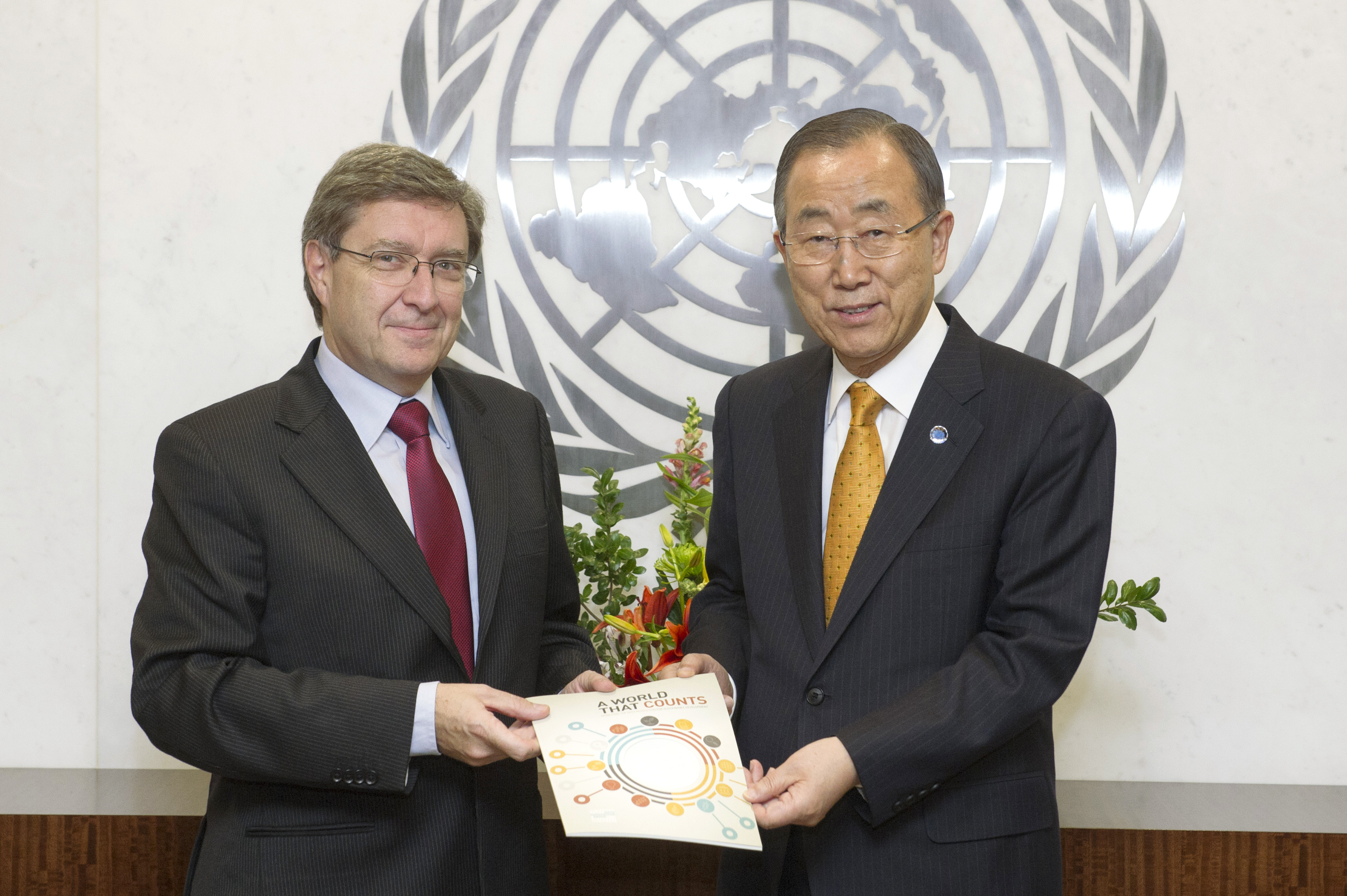 Secretary-General Meets Co-Chairs of the Secretary-General’s Independent Expert Advisory Group on the Date Revolution for Sustainable Development.